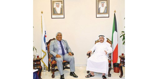 دور كويتي متميز في إغاثة ضحايا الحروب عبر «الصليب والهلال الأحمر»