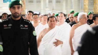 رئيس إندونيسيا يؤدي مناسك العمرة في رحلة روحانية