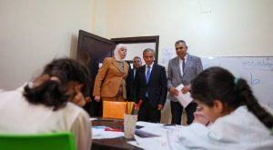 رئيس الوزراء ي Launch جولة ميدانية بالمفرق ويعزز دعم الحكومة لجمعية رعاية الطفل الخيرية