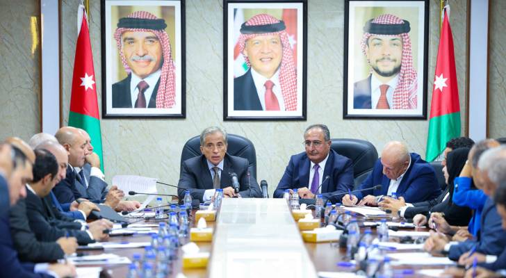 رئيس الوزراء يؤكد: الاقتصاد أولوية وطنية والتزام بالتحديث السياسي والإداري