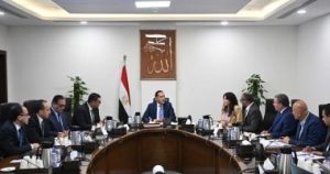 رئيس الوزراء يتابع تنفيذ محطات تحلية مياه الساحل الشمالي الغربي