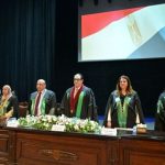 رئيس جامعة القاهرة يحضر احتفالية تخريج الدفعة 97 من طلاب كلية طب الأسنان الوافدين