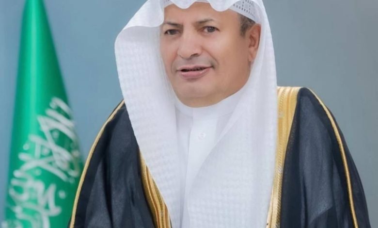 رجال أعمال سعوديون يثنون على إنجازات رئيس اتحاد الغرف السعودية في تطوير الأعمال.