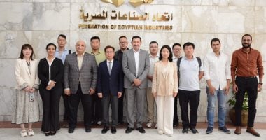 زيارة صينية لغرفتي الملابس والصناعات النسيجية