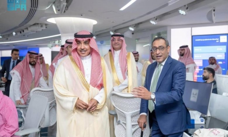 زيارة وزير الإعلام لمقر شبكة "العربية" بالرياض