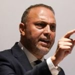 معاريف تهاجم سفير فلسطين لدى لندن: عراب الاعتراف البريطانى بفلسطين