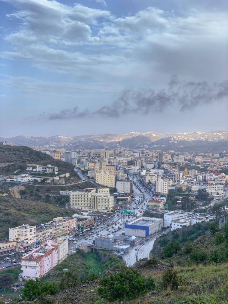 طرق الباحة تحتضن الغيوم بشبكة من الطرق المتطورة