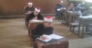 طلاب الدور الثاني بالأزهر يؤدون امتحانات الفيزياء والرياضيات والقرآن