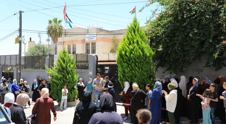 طلبة التوجيهي في الأردن يستمرون في التقدم للامتحانات الأحد