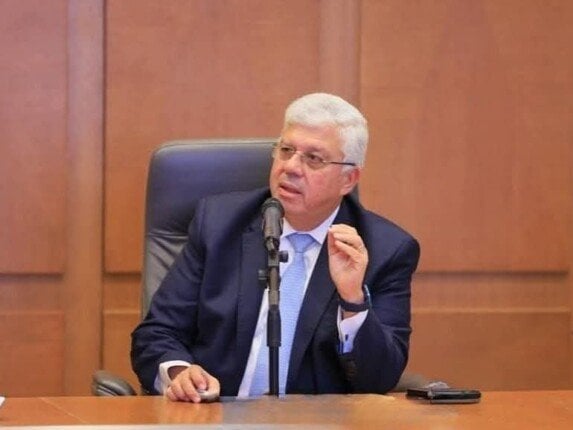 عاشور يؤكد: كل دولار في البحث العلمي يعيد 3 إلى 5 دولارات
