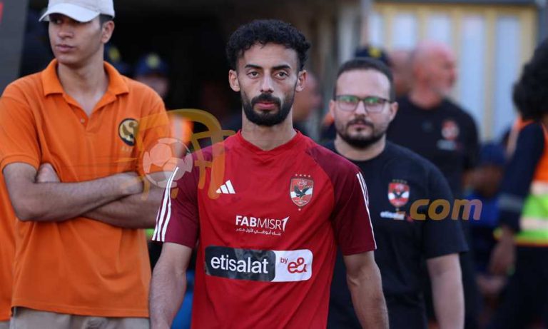 عبد القادر: ملتزم بتعاقدي مع الأهلي بشكل كامل لحين حدوث جديد
                
                نفى أحمد عبد القادر لاعب الأهلي رغبته في فسخ عقده مع ناديه بالتراضي.
                الإثنين، 28 يوليه 2025 - 23:34