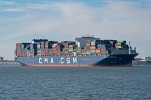 عبور سفينة الحاويات «CMA CGM ZEPHYR» في قناة السويس ضمن قافلة الجنوب