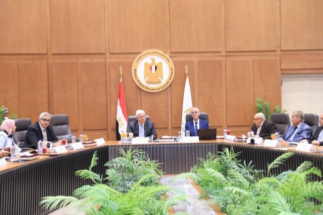 فتح أبواب الجامعات الأهلية لقبول طلاب الثانوية الأزهرية والفنية والمعاهد المتوسطة 2025 - 2026