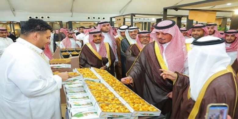 فتح معرض موسم التمور في الدرعية بمناسبة الاحتفاء بالتقاليد المحلية والمنتجات الزراعية.