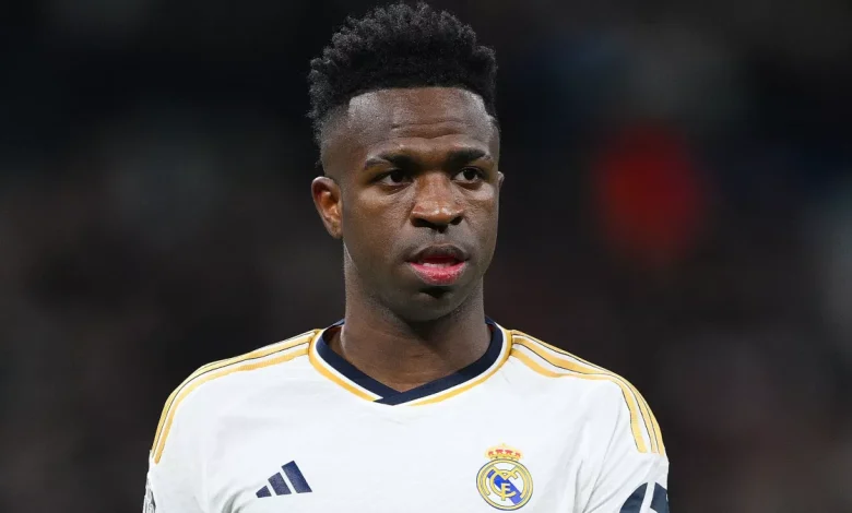 عاجل| فينيسيوس جونيور يوقف مفاوضات تجديد عقده مع ريال مدريد
