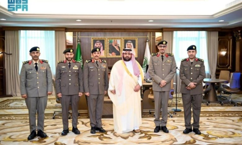 قلد أمير جازان قيادات أمنية رتبهم الجديدة