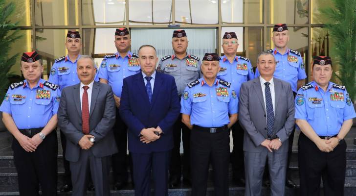 كرم مدير الأمن العام ألوية متقاعدين