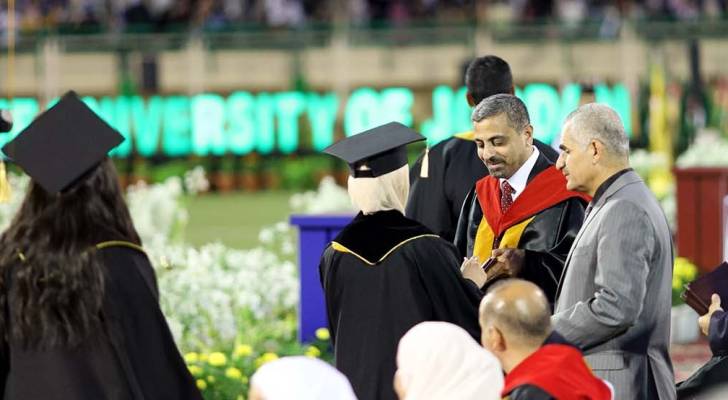 لحظة تاريخية: الجامعة الأردنية تحتفل بتخريج 169 طالبًا من كلية الآثار والسياحة