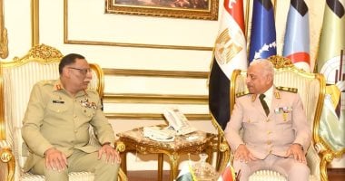 الفريق أول عبد المجيد صقر يلتقى رئيس هيئة الأركان المشتركة الباكستانية