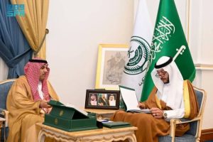 لقاء هام بين محافظ الطائف والمدير التنفيذي لهيئة الصحة العامة بالقطاع الغربي