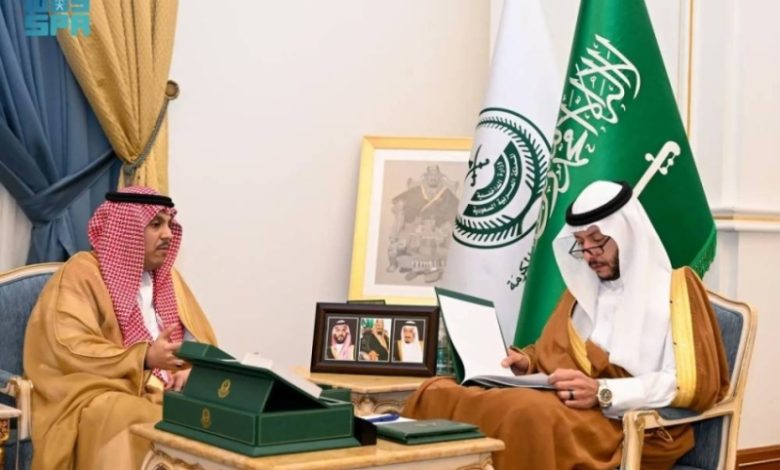 لقاء هام بين محافظ الطائف والمدير التنفيذي لهيئة الصحة العامة بالقطاع الغربي