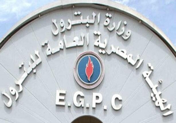 «محاولة بيع» 15 ألف لتر سولار وبنزين تُفشلها البترول وتُغلق المحطات المخالفة