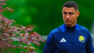 محترف الهلال يتعرض للاشتباك في ملهى ليلي وعلاقته بكريستيانو رونالدو تتصدر الأخبار