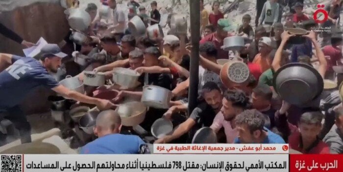 مدير الإغاثة الطبية يصف الوضع الإنساني بـ "كارثي" ويؤكد: "مؤسسة غزة الإنسانية تمارس قتل المواطنين"
