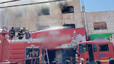 مراسل رؤيا: استمرار الجهود لإطفاء حريق بمحطة تجارية في الكرك دون تسجيل إصابات