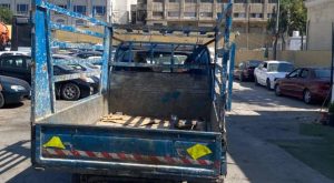 مصادر أمنية تكشف: ضبط مركبة وسائقها لمخالفة قيادة متهورة وجره لحصان.. فيديو