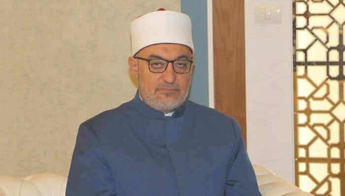 مفتي الجمهورية يدين زيارة أئمة أوروبيين للكيان الصهيوني ويصفها بالسلام الزائف والتطبيع المخادع