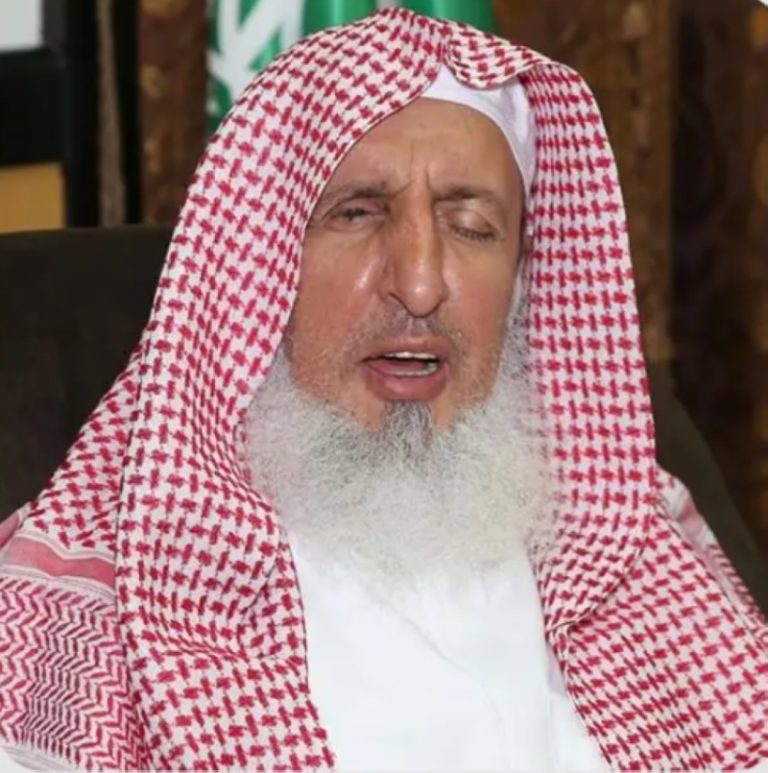 مفتي عام المملكة يلتقي رئيس جمعية الأمل للأيتام بالباحة
مفتي عام المملكة يشرف لقاء رئيس جمعية الأمل لرعاية الأيتام
استقبال ملحوظ لمفتي عام المملكة لرئيس جمعية الأمل لرعاية الأيتام بالباحة
زيارة مهمة لمفتي عام المملكة لرئيس جمعية الأمل لرعاية الأيتام بالباحة
لقاء مميز لمفتي عام المملكة مع رئيس جمعية الأمل للأيتام بالباحة