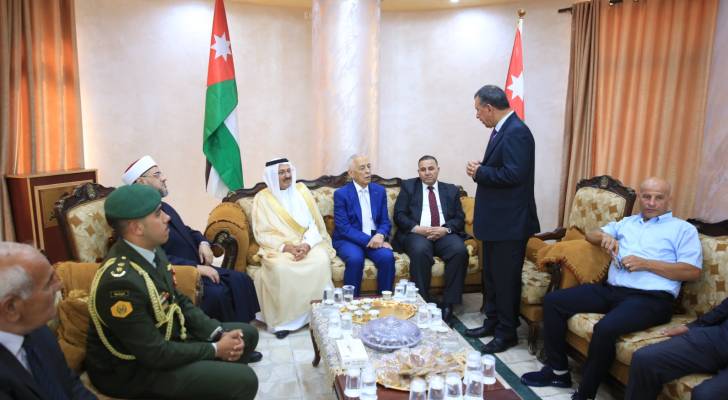 مندوب الملك وولي العهد في زيارة لعشائر آل عباسي