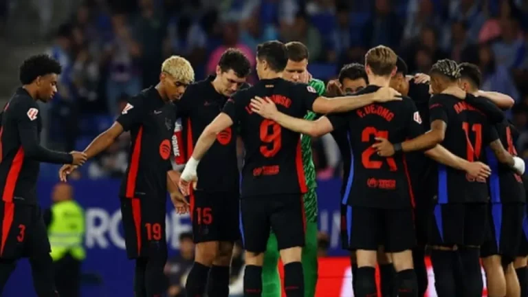 هل يكون الحل لأزمة الهلال؟ .. مهاجم برشلونة على رادار أندية دوري روشن