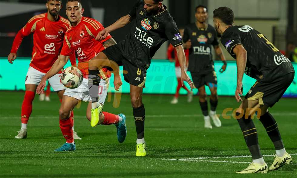 القمة 29 سبتمبر.. الكشف عن مواعيد المباريات الكبرى بين الأهلي والزمالك وبيراميدز
كشفت رابطة الأندية المصرية عن مواعيد المباريات الكبرى المرتقبة في الدور الأول بين ثلاثي الصراع على لقب الدوري المصري.
الأحد، 27 يوليه 2025 - 20:41