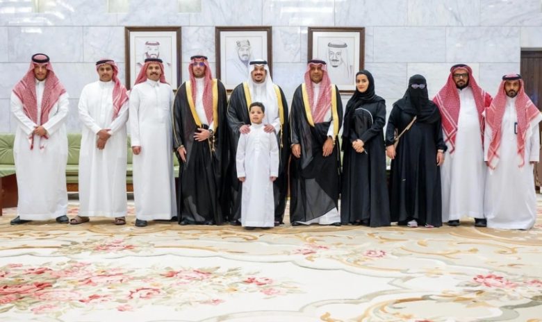نائب أمير الرياض يتفقد جهود مركز التميز للتوحد  
نائب أمير منطقة الرياض يستعرض إنجازات مركز التميز للتوحد  
مركز التميز للتوحد يحظى بزيارة نائب أمير منطقة الرياض  
زيارة نائب أمير الرياض لأعمال مركز التميز للتوحد