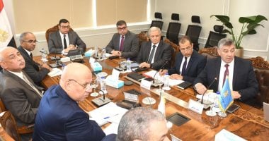 وزير الإسكان يراقب تقدم إنشاء وحدتي "تنظيم السوق العقارية" و"تصدير العقار المصري"