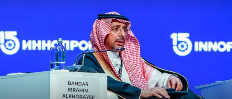 وزير الصناعة: مقومات المملكة الاستراتيجية تعزز مكانتها كمركز عالمي لجذب الاستثمارات الصناعية.