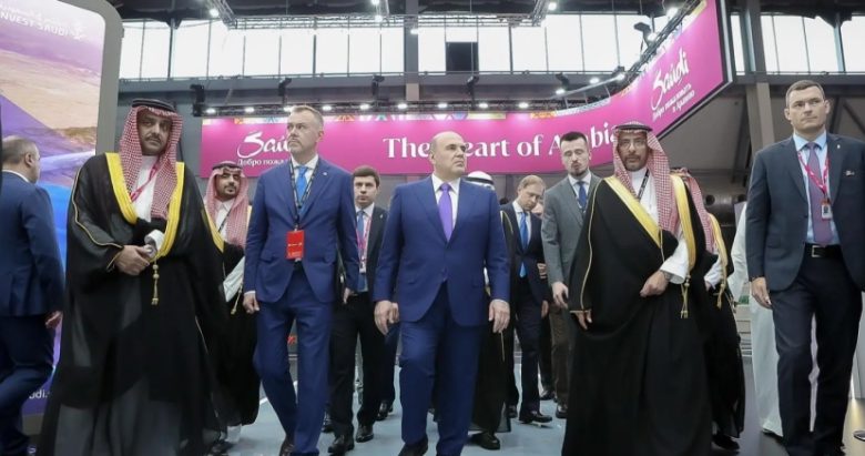 وزير الصناعة والثروة المعدنية يختتم زيارته الرسمية الناجحة إلى روسيا الاتحادية.