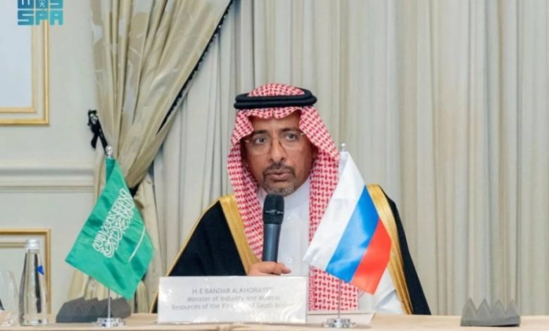 وزير الصناعة يجتمع بممثلي القطاع الخاص الروسي في موسكو ضمن طاولة مستديرة هامة.