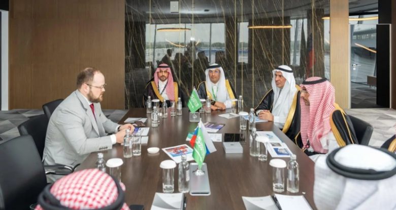 وزير الصناعة يستعرض فرص توسيع الشراكات الاستثمارية مع الشركات الروسية الكبرى.