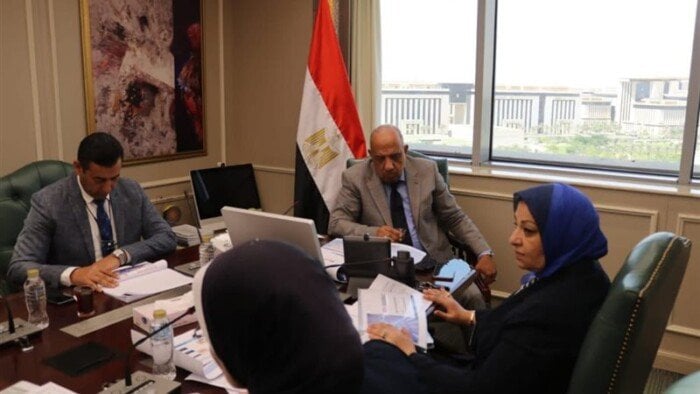 وزير الكهرباء يستعرض آخر مستجدات تغذية مشروعات الدلتا الجديدة