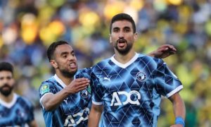 الكرتي يترك معسكر بيراميدز ويعود للمغرب
                
                ترك وليد الكرتي لاعب بيراميدز معسكر فريقه في تركيا بعد الحصول على إذن.
                الإثنين، 28 يوليه 2025 - 00:41