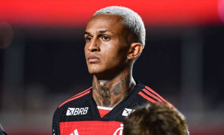 سكاي: ويسلي يخضع للفحوصات الطبية تمهيدا لانضمامه لـ روما
                
                وصل ويسلي لاعب فلامنجو البرازيلي إلى روما للخضوع للفحوصات الطبية تمهيدا لانضمامه للجيالوروسي خلال فترة الانتقالات الصيفية الحالية.
                الأحد، 27 يوليه 2025 - 19:09