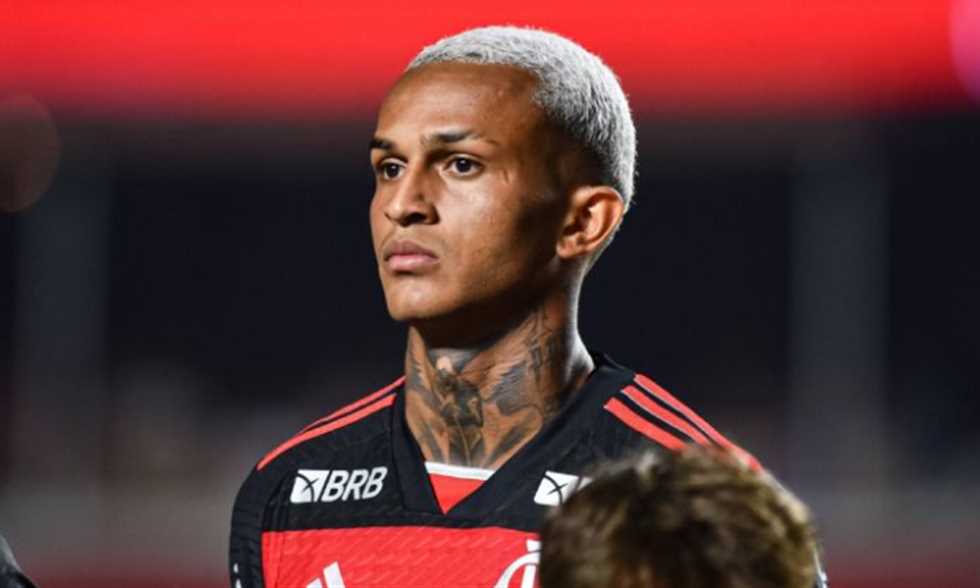 سكاي: ويسلي يخضع للفحوصات الطبية تمهيدا لانضمامه لـ روما
                
                وصل ويسلي لاعب فلامنجو البرازيلي إلى روما للخضوع للفحوصات الطبية تمهيدا لانضمامه للجيالوروسي خلال فترة الانتقالات الصيفية الحالية.
                الأحد، 27 يوليه 2025 - 19:09