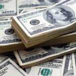 قفزة الدولار.. تعرف على فرق سعر الدولار اليوم مقابل الجنيه المصري بين السوق السوداء والبنوك