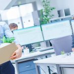 5 علامات تشير إلى أنك قد تُسرّح من عملك هذا العام