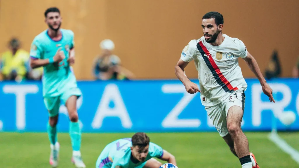 آيت نورى يتألق في قائمة المنتخب الجزائري خلال التوقف الدولي