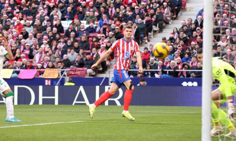 النزيف مستمر.. أتلتيكو مدريد يتعادل مع إلتشي
                
                تعادل أتلتيكو مدريد مع إلتشي بهدف لمثله ضمن منافسات الجولة الثانية من الدوري الإسباني.
                الأحد، 24 أغسطس 2025 - 00:11