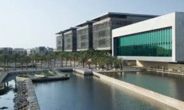 أكاديمية "كاوست" تعزز أبحاثها العلمية من خلال توظيف تقنيات الذكاء الاصطناعي الحديثة.